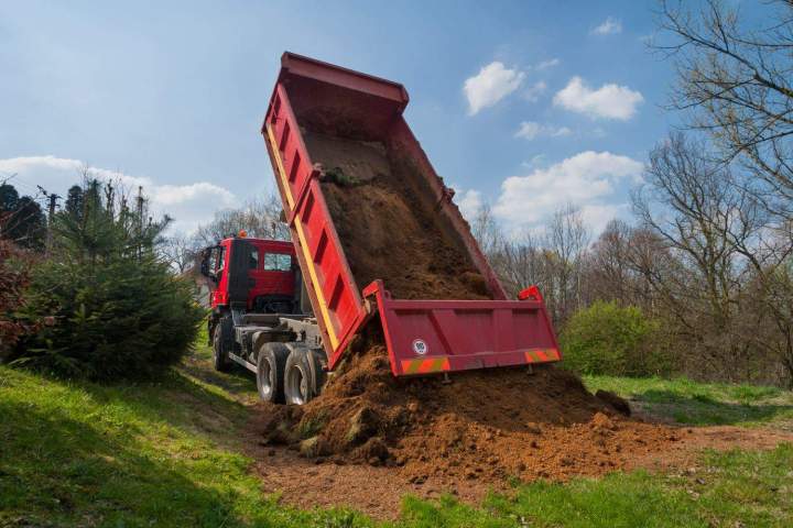 Reliable, Licensed, and Efficient Waste Handling for Businesses & Institutions